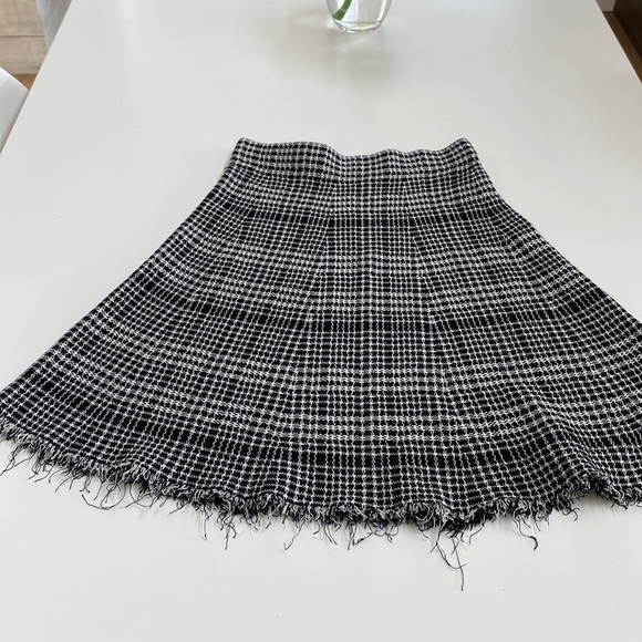 Max Studio Houndstooth Pattern Skirt - Picture 1 of 2